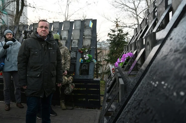 Pistorius terá reuniões com seu homólogo ucraniano e com o presidente Volodimir Zelensky (AFP/AFP Photo)