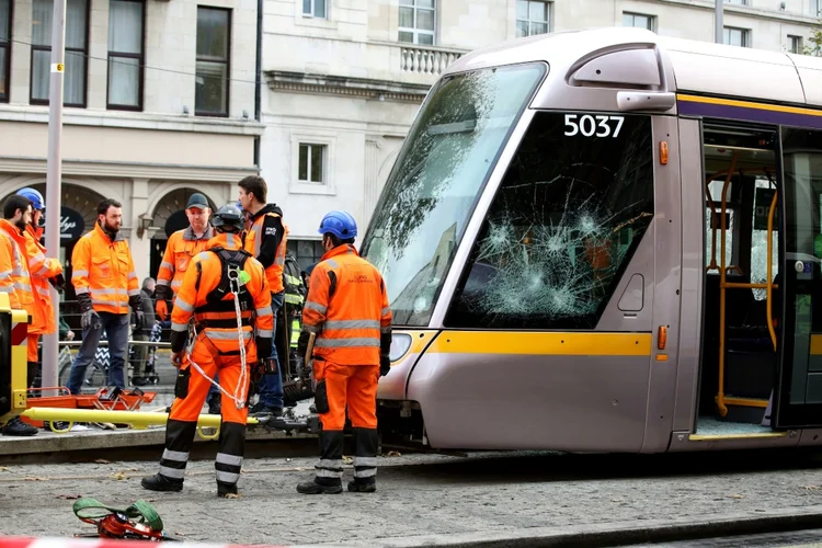 Quebra-quebra em Dublin: Manifestantes destroem VLT na capital irlandesa  (Peter MURPHY/AFP)