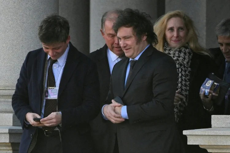 Presidente eleito e uma equipe reduzida conversaram com Jake Sullivan, conselheiro de Segurança Nacional (AFP/AFP)