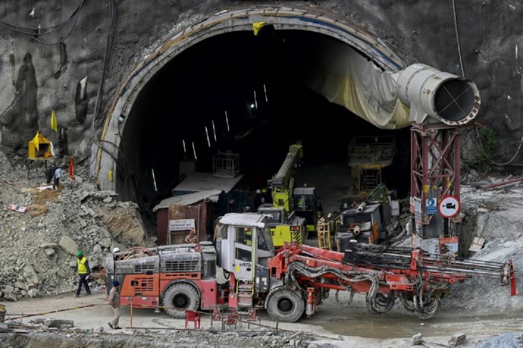India: Desde o colapso parcial do túnel, em 12 de novembro, os trabalhos de resgate foram prejudicados pela queda de escombros e pelas sucessivas avarias das máquinas de perfuração (AFP/AFP)