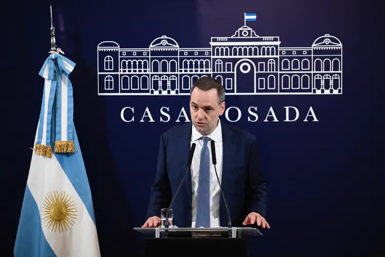 Manuel Adorni, porta-voz da presidência da Argentina (Luis ROBAYO/AFP)