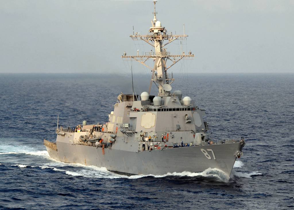 EUA cria missão militar para conter ataques a navios cargueiros por rebeldes do Iêmen