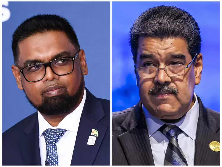 Os presidentes Irfaan Ali, da Guiana, e Nicolás Maduro, da Venezuela (AFP)