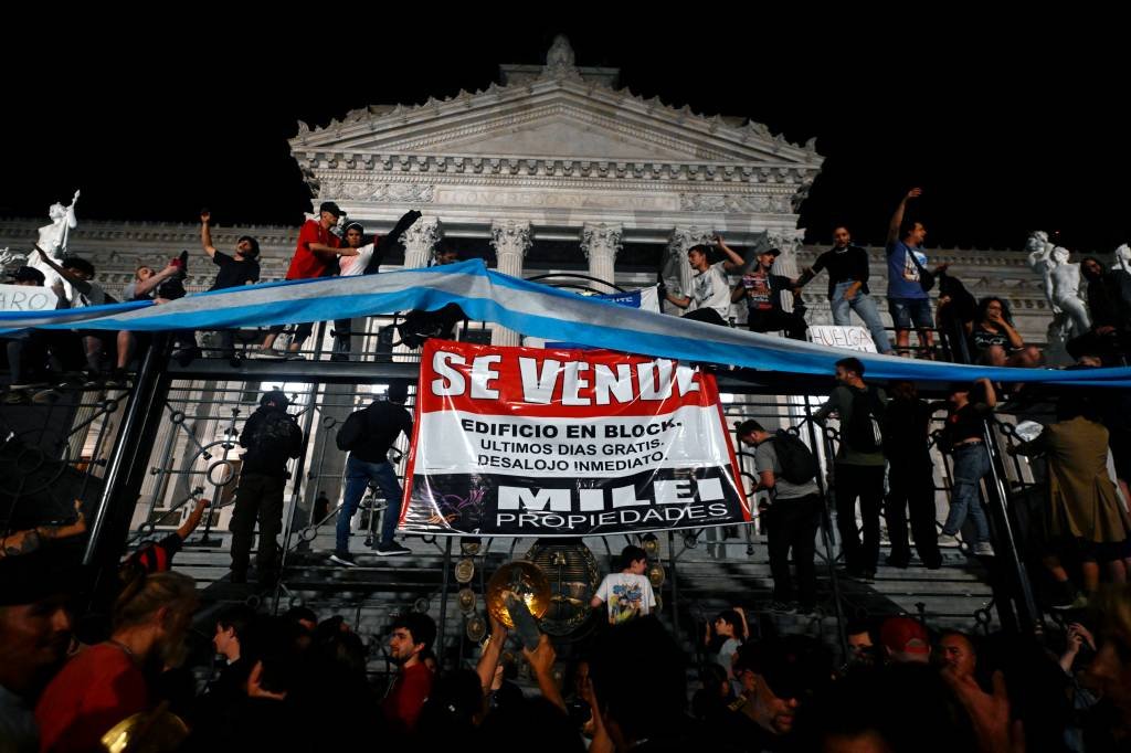 Governo argentino convoca Congresso para sessões extraordinárias para debater reformas