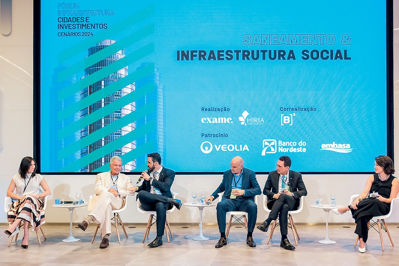 Para falar sobre saneamento, Natalia Viri, editora da EXAME, recebeu Natália Resende, secretária estadual de Meio Ambiente de São Paulo, Jerson Kelman, ex-presidente da Sabesp, Filipe Cunha, presidente interino da ANA, Leonardo Góes, presidente da Embasa, 
e Pedro Prádanos, CEO da Veolia Brasil 