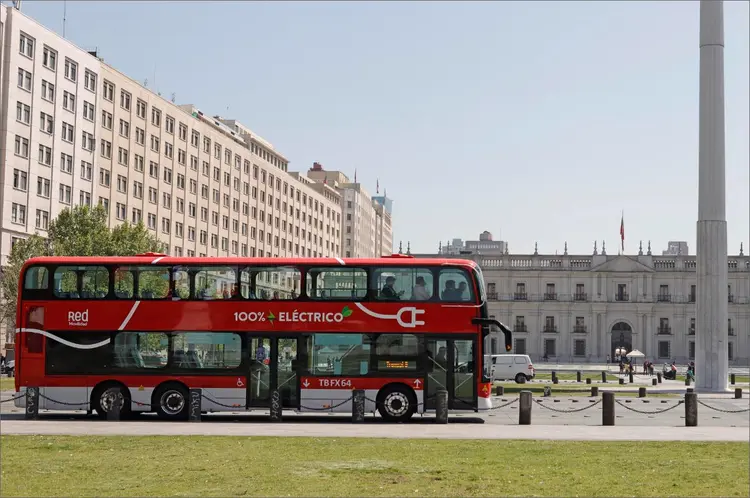 Ônibus elétrico em Santiago, no Chile (Red Movilidad no X)
