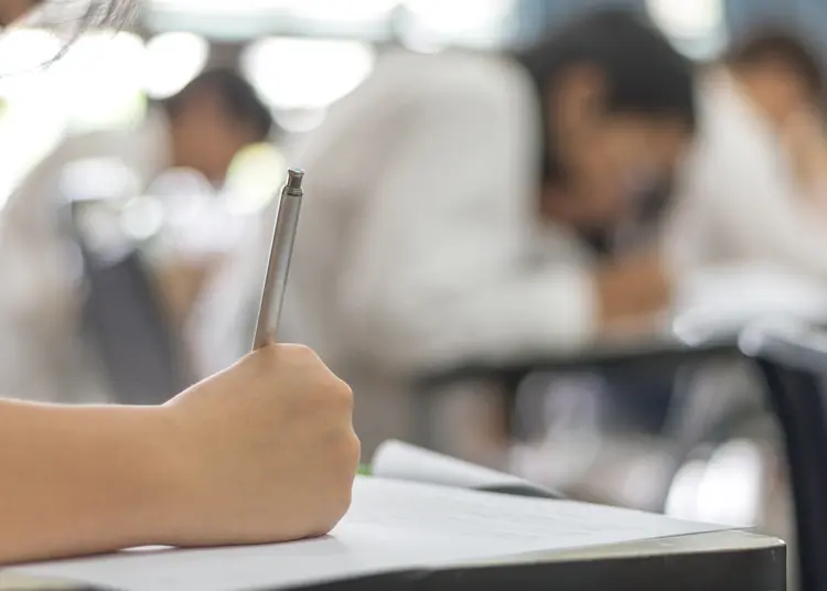 O Concurso Nacional Unificado terá vagas para profissionais do ensino médio e superior em todo o país  (Divulgação: Chinnapong/Getty Images)