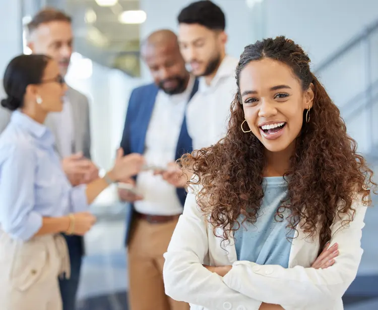 Aprendizes sentem-se acolhidos pelas empresas, segundo pesquisa inédita (Divulgação:  PeopleImages/Getty Images)