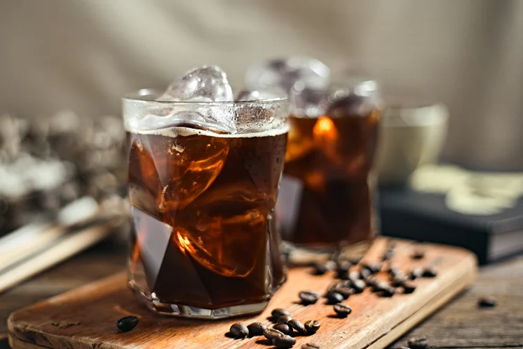 Aprenda a fazer Cold Brew em casa (musicphone1/Getty Images)