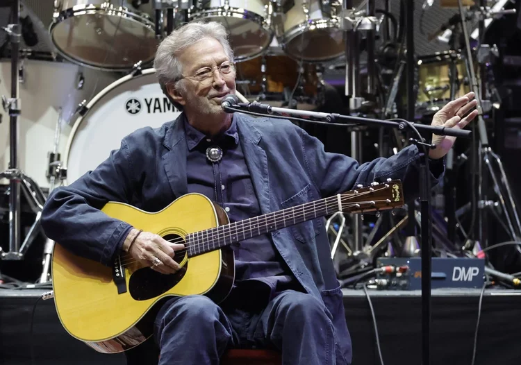 Eric Clapton será uma das atrações que vão desembarcar em São Paulo no segundo semestre de 2024. (Kevin Winter/Getty Images)