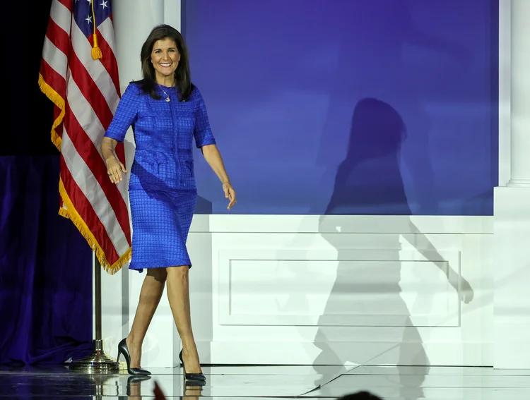 Nikki Haley, ex-governadora da Carolina do Sul: sua candidatura ganha tração e pode se confirmar como principal adversária a Donald Trump (Ethan Miller/Getty Images)