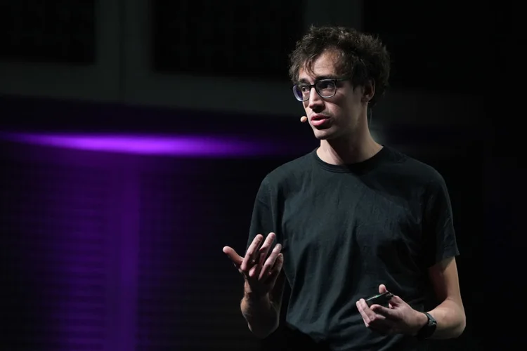 Startup francesa Mistral AI é avaliada em 11,7 bilhões de euros (Nathan Laine/Getty Images)