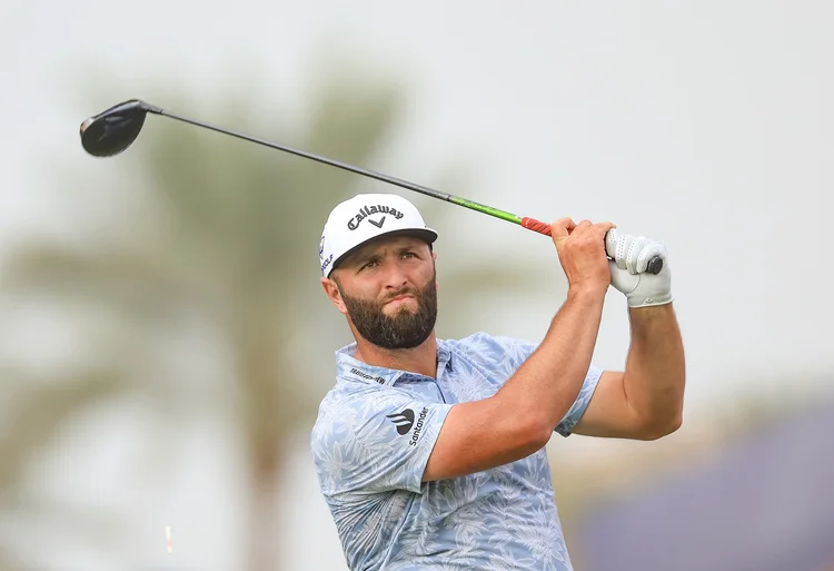 O golfista espanhol Jon Rahm, que recentemente assinou contrato com a LIV Golf, organização da Arábia Saudita, se tornou o atleta mais bem pago do mundo (David Cannon/Getty Images)