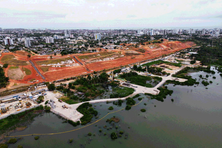 Mina da Braskem: colpaso pôde ser percebido em um trecho da Lagoa Mundaú, no bairro do Mutange (Maira Erlich/Bloomberg /Getty Images)