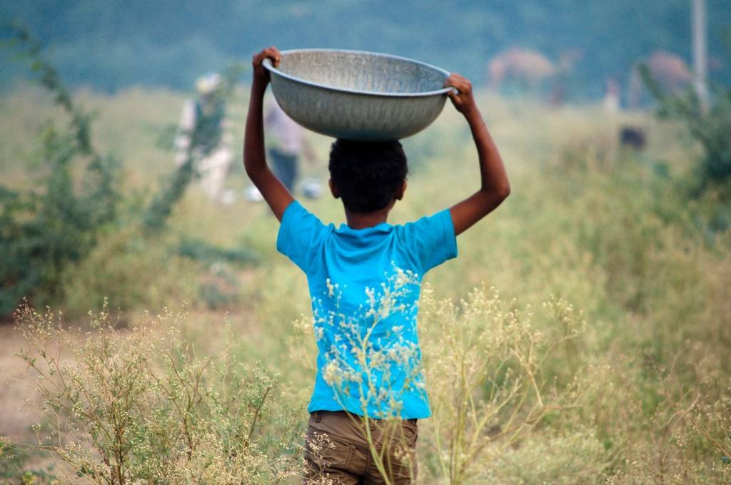 Trabalho infantil cresce no Brasil e atinge 1,9 milhão de crianças, segundo IBGE