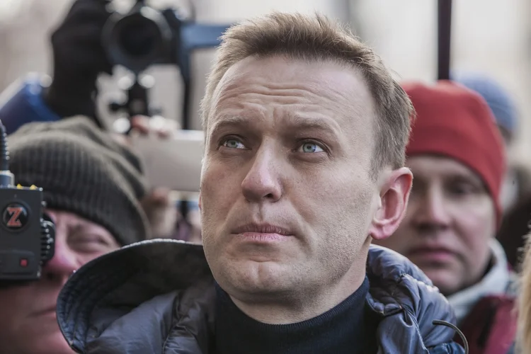 “Navalny sentiu-se mal após uma caminhada, perdendo quase imediatamente a consciência, diz serviço penitenciário (Arce/NurPhoto/Getty Images)