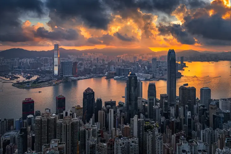 Hong Kong, um dos maiores centros financeiros da Ásia (Ratnakorn Piyasirisorost/Getty Images)