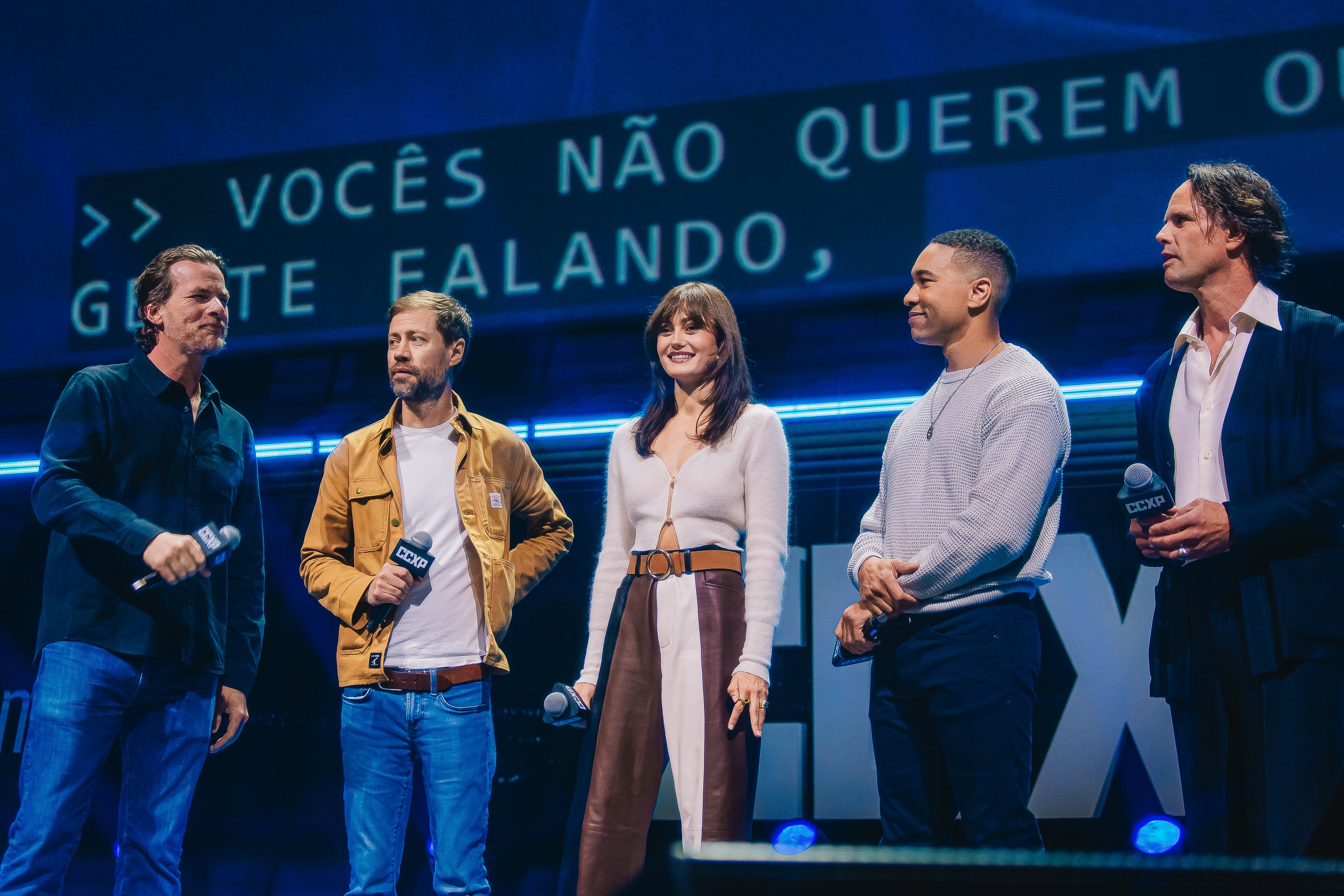 CCXP 2023: elenco de 'Fallout' conta o desafio de adaptar franquia de jogos; veja trailer