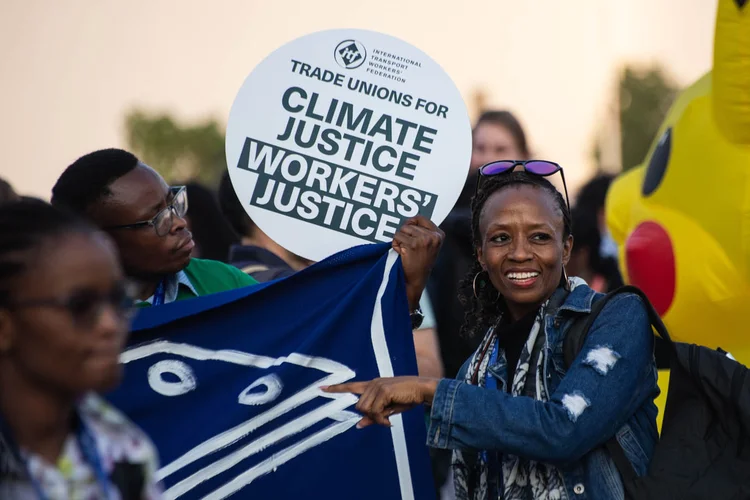 Manifestantes na COP28: as mudanças climáticas afetam de forma mais intensa as populações mais vulneráveis (Leandro Fonseca/Exame)