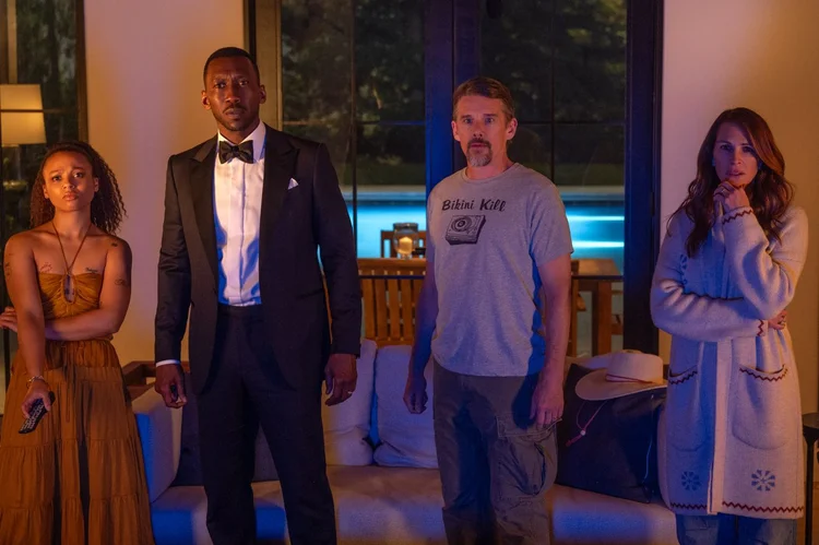 "O Mundo Depois de Nós" é estrelado por Julia Roberts, Mahershala Ali e Ethan Hawke. (JoJo Whilden/Netflix)
