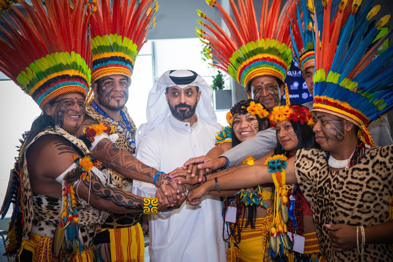 Sultão Ahmed Bin Sulayem dos Emirados Arabes e indigenas brasileiros em Dubai

Foto: Leandro Fonseca
Data: 07/12/2023