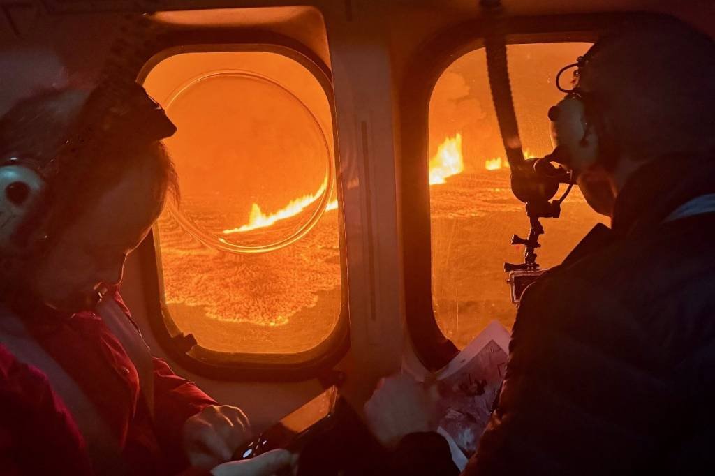 Vulcão na Islândia: Guarda Costeira divulga imagens da erupção