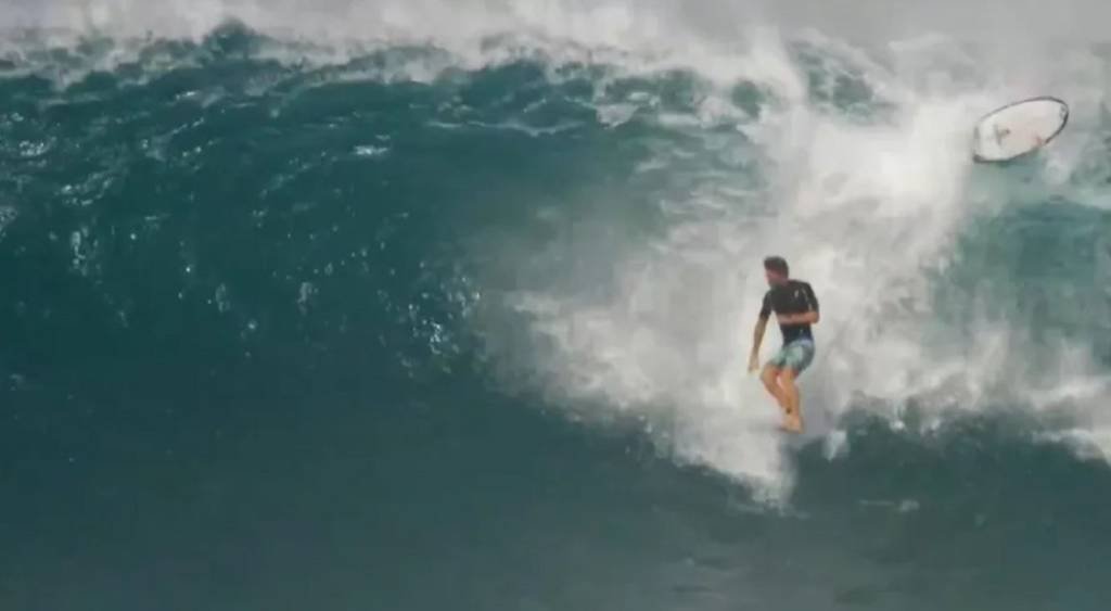 Surfista João Chianca sofre grave acidente durante treino no Havaí; veja o vídeo
