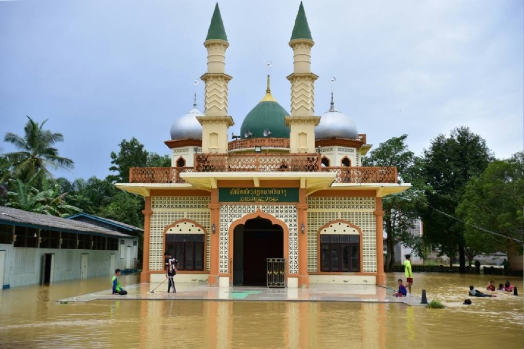 Inundações deixam seis mortos na Tailândia