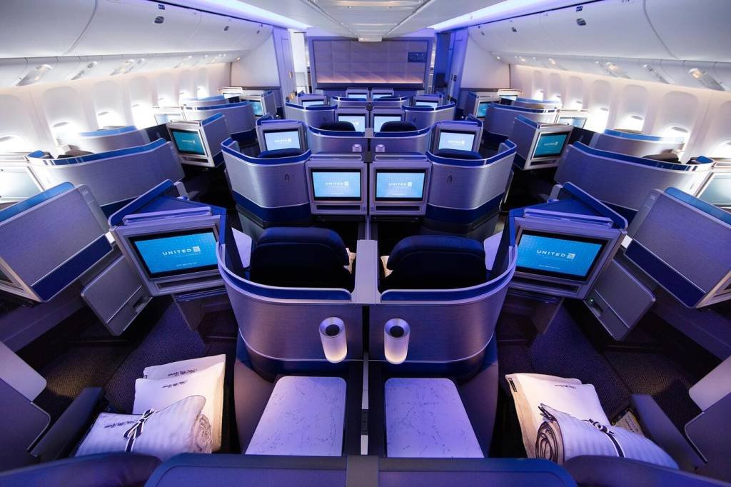 Luxo no ar: como é voar na Polaris, a executiva da United Airlines