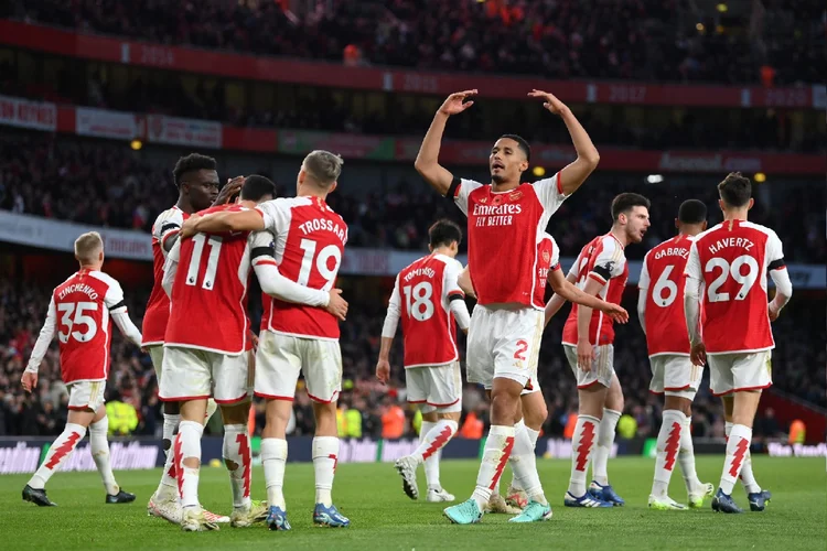 O favorito no confronto Arsenal, chega embalado com cinco vitórias consecutivas na Premier League (Justin Setterfield/Getty Images)