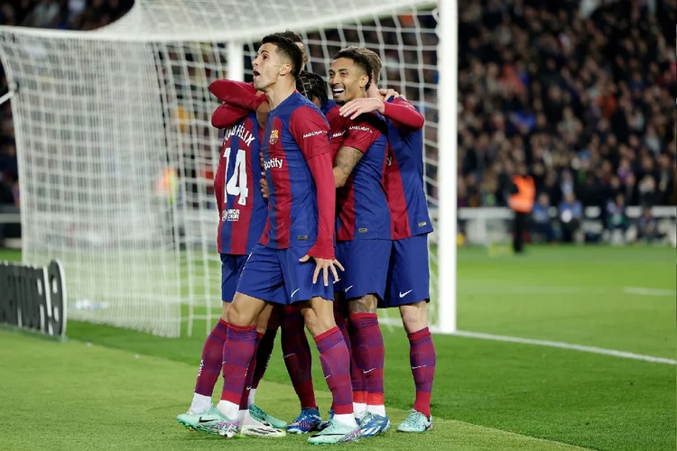 Barcelona encerrou a fase de grupos na liderança do grupo H com 12 pontos (Soccrates Images /Getty Images)