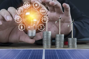 Brasil precisa investir US$ 1,3 trilhão em energia de baixo carbono para liderar transição global