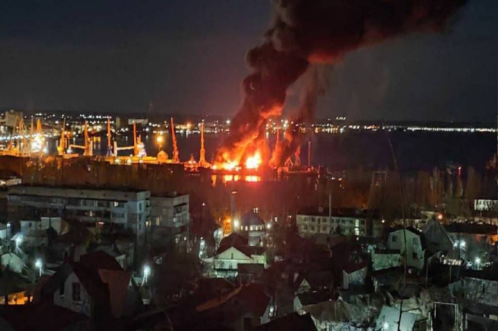 Mais de 30 militares russos estão desaparecidos após ataque ucraniano a navio de guerra na Crimeia