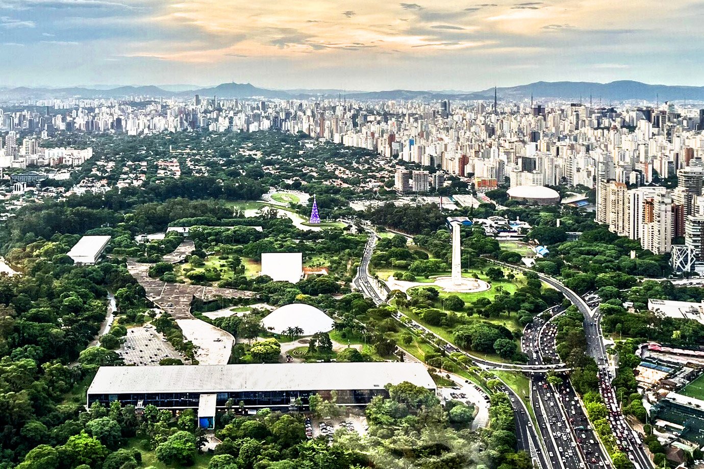 Vista aérea de São Paulo: Moema Índios tem condomínios a R$ 14,88/m²