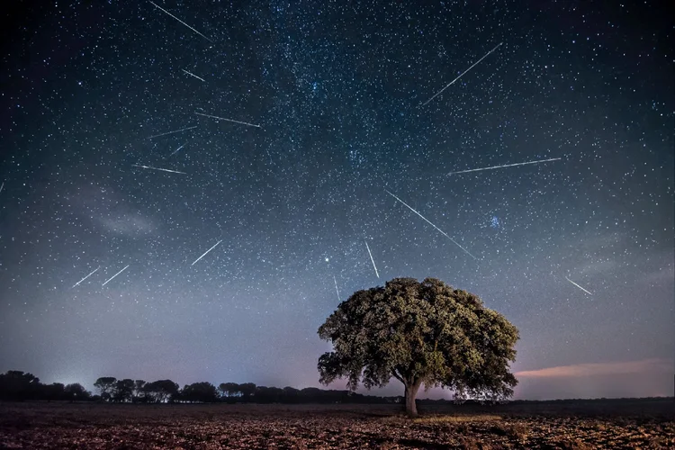 Chuva de meteoros acontece em diversas ocasiões no Brasil (Gabriel Gonzales/Getty Images)