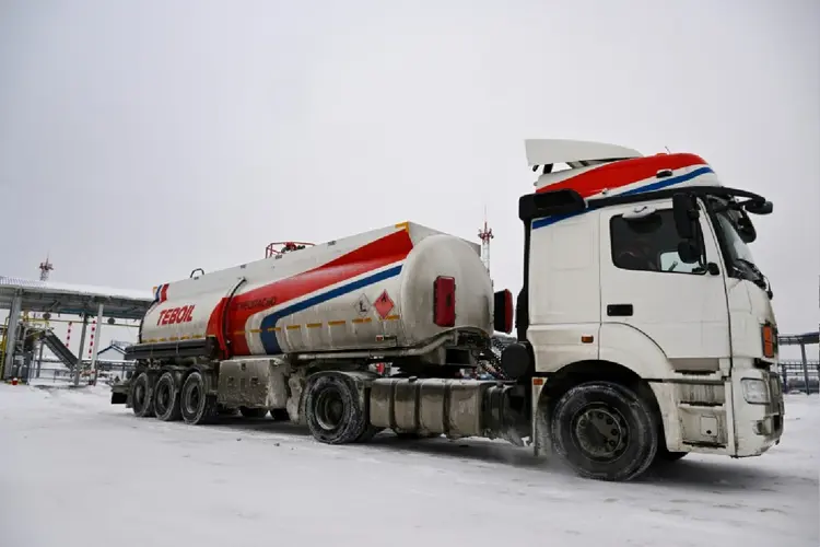 A Rússia redirecionou quase 100% de suas exportações de petróleo para a China e a Índia (Agence France-Presse/AFP Photo)