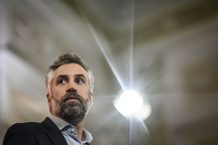 Pedro Nuno Santos faz seu discurso de vitória na sede do Partido Socialista, em Lisboa, em 17 de dezembro de 2023

 (AFP/AFP)