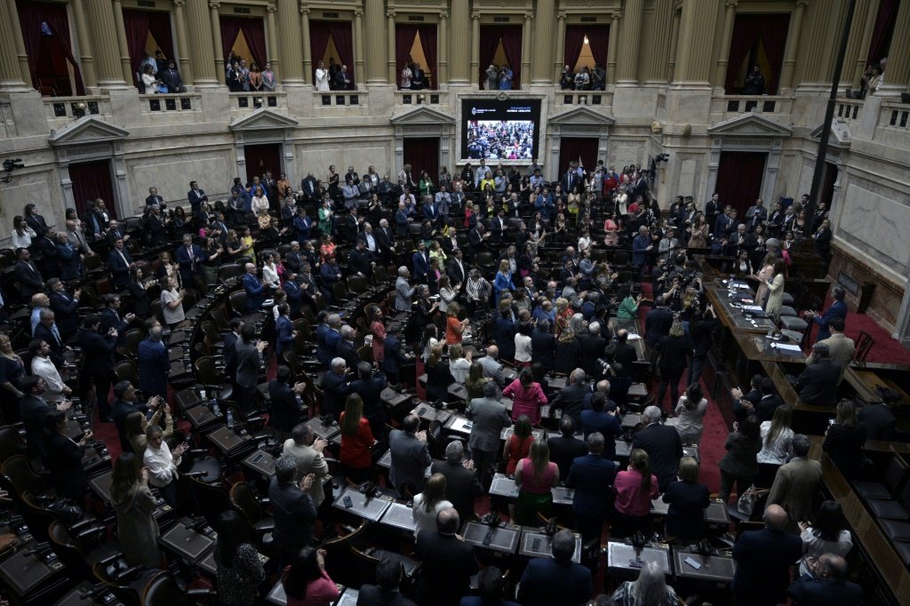 Congresso argentino começa a discutir megarreformas de Milei