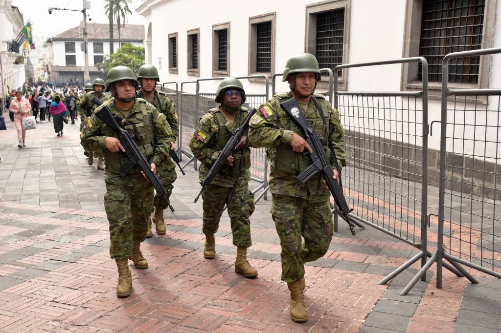 Polícia peruana desmantela organização que traficava armas ao Equador