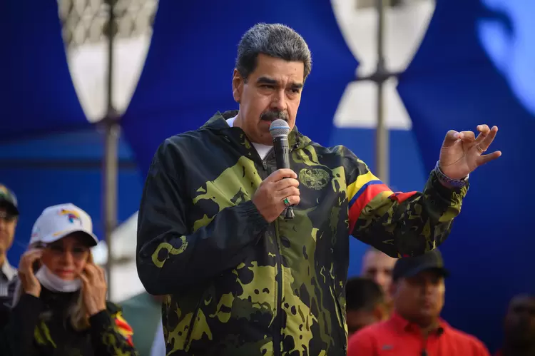Maduro: autoridades, sistema e cronograma eleitoral jogam contra oposição do presidente (Gabriela Oraa/AFP)