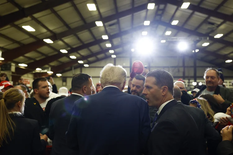 O ex-presidente dos EUA Donald Trump em evento de campanha em Iowa, onde acontece a primeira etapa das primárias republicanas em 2024. Crédito: Anna Moneymaker/ Getty Images via AFP (AFP/AFP)