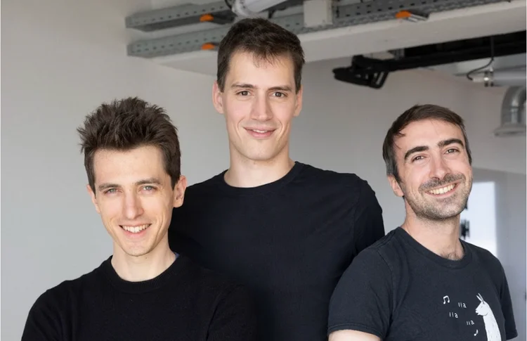 Fundadores da Mistral: Arthur Mensch, Timothée Lacroix e Guillaume Lample