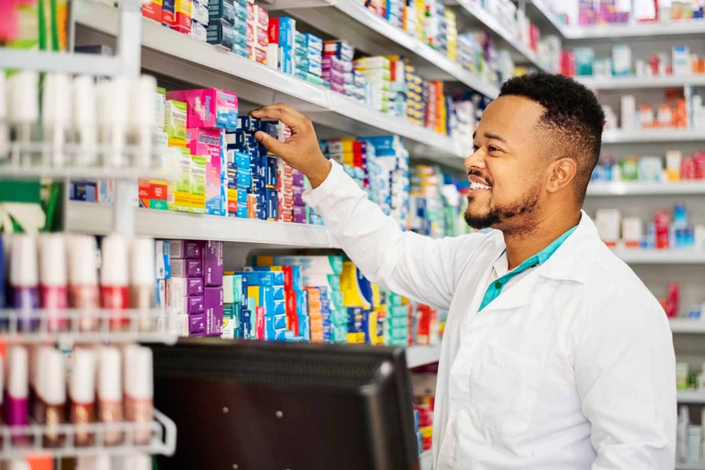 Usados com responsabilidade, medicamentos isentos de prescrição são peças-chave para o autocuidado