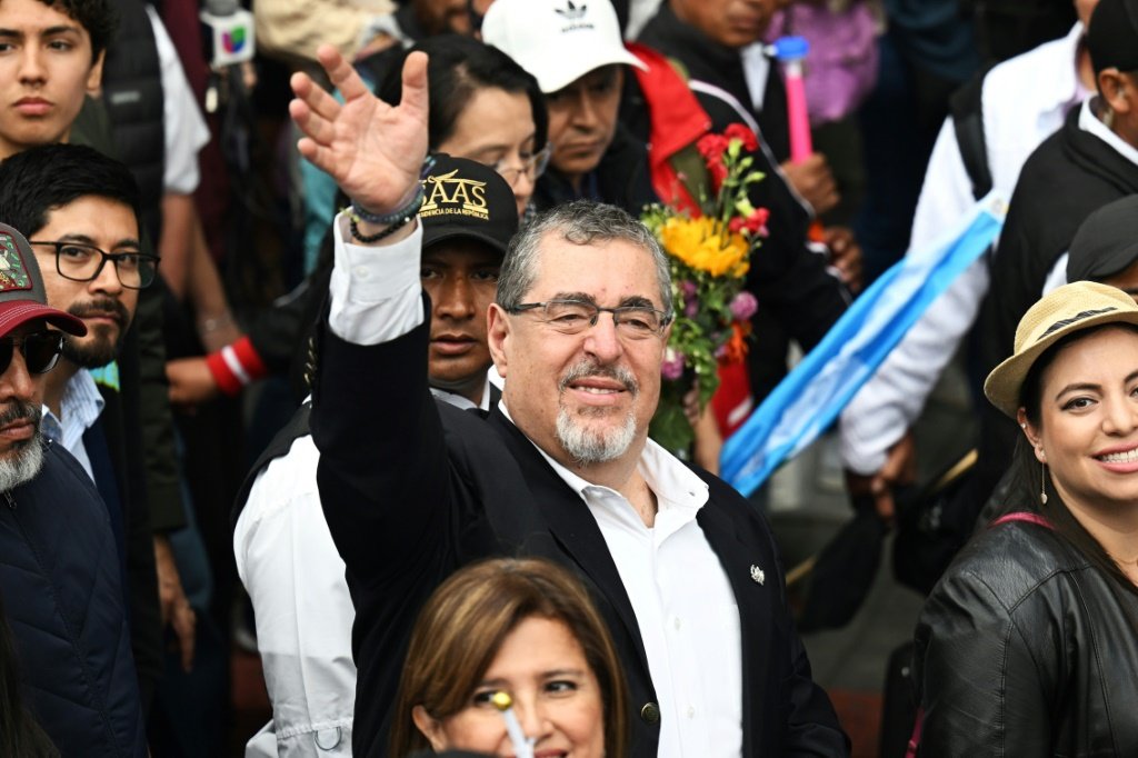 Bernardo Arévalo assume Presidência da Guatemala