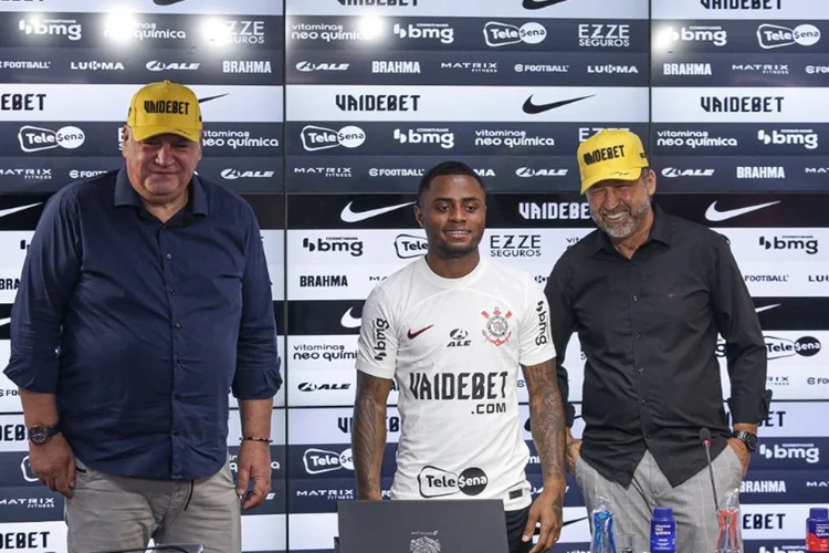 O alvinegro já gastou 122 milhões de reais na contratação de seis reforços (Instagram/Reprodução)