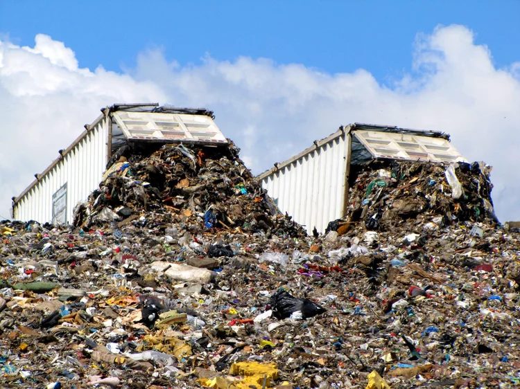 O acesso à coleta de lixo chegou a 90,9% da população brasileira no ano passado (Getty Images/Getty Images)