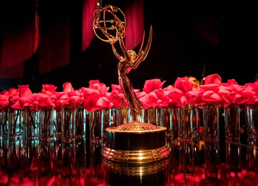 Que horas começa o Emmy Awards?