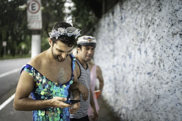 Carnaval na rua: smartphone pode ser protegido com métodos simples, mas eficazes  (Getty Images/Getty Images)