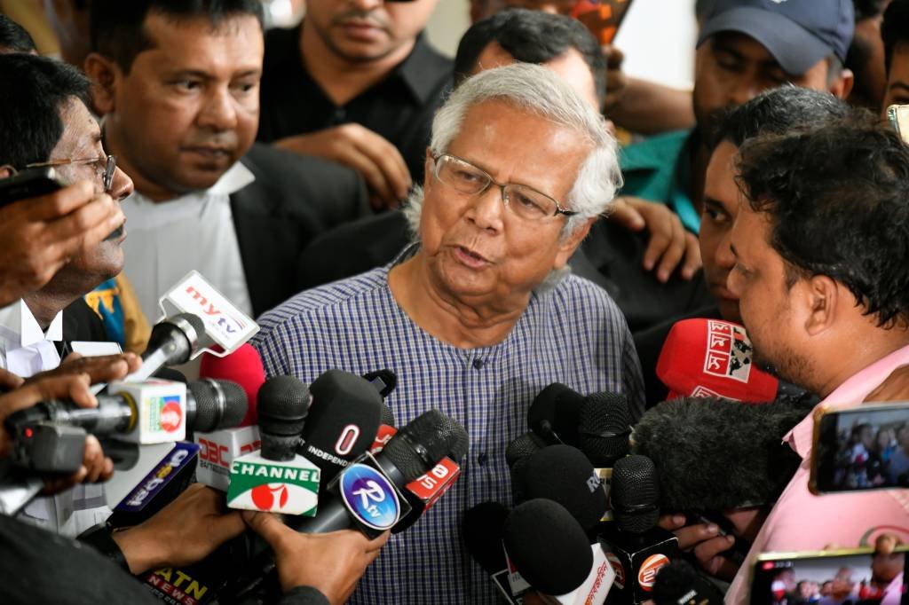 Ganhador do Nobel da Paz, Muhammad Yunus, é condenado à prisão em Bangladesh