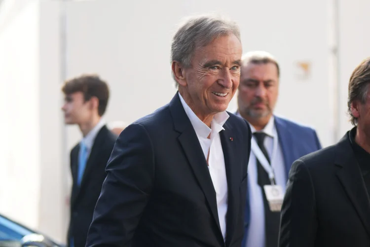 Bernard Arnault: um dos homens mais ricos do mundo. (Divulgação: Edward Berthelot / Colaborador/Getty Images)